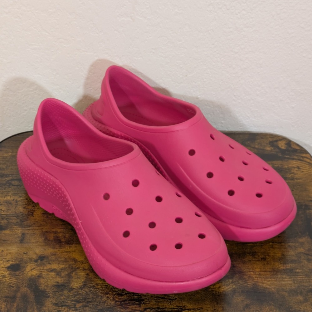 Crocs Classic Sneaker Dragon Fruit Pink‎ Women's 10 Men's 8 Slip On Comfort